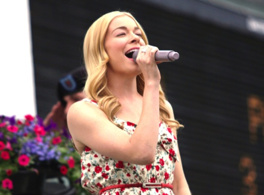 LeAnn Rimes Kentucky Derby 135 National Anthem