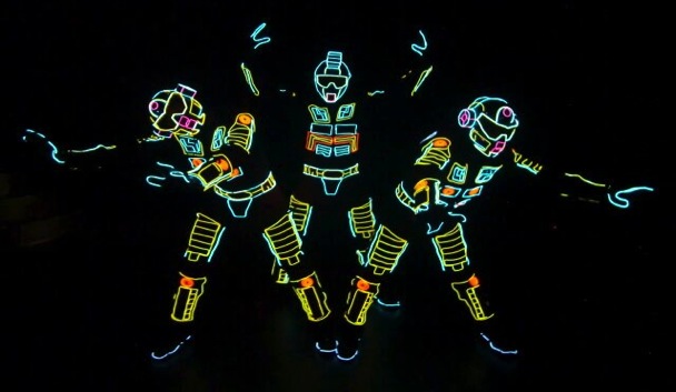 iLuminate - electrifying entertainers who perform in the dark